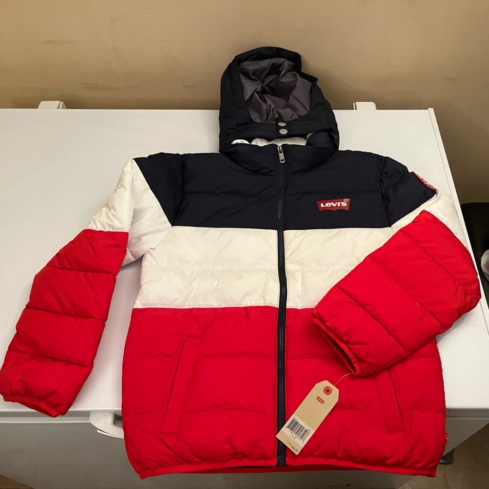 Brand new Levi’s coat kids